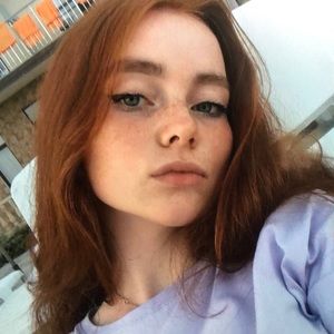 Meet your Posher, Camila